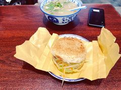 夹菜烧饼-老三羊汤【北兴隆街店】