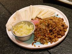 羊肉配手工卷饼-丝路金桃·新疆菜(徐汇店)