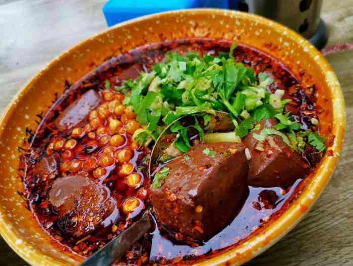 大邑老地主鲜血旺-"小胡子去开会完了来找我.趁着上班中午吃饭.