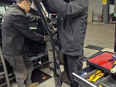 -鲨鱼皮汽车凹陷玻璃修复(静安店)