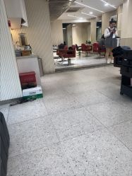 -PE SALON