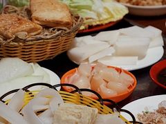 -洞庭洲·防空洞火锅·铜锅涮肉·烧烤(新百广场店)