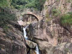 -鄣山大峡谷
