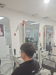 -米娜护肤造型