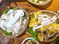 -民食香·腊排骨野生菌美食(木府店)