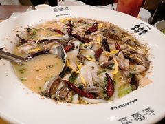 老坛脆肚酸菜鱼-渔语鱼新川菜Bistro(万象天地店)