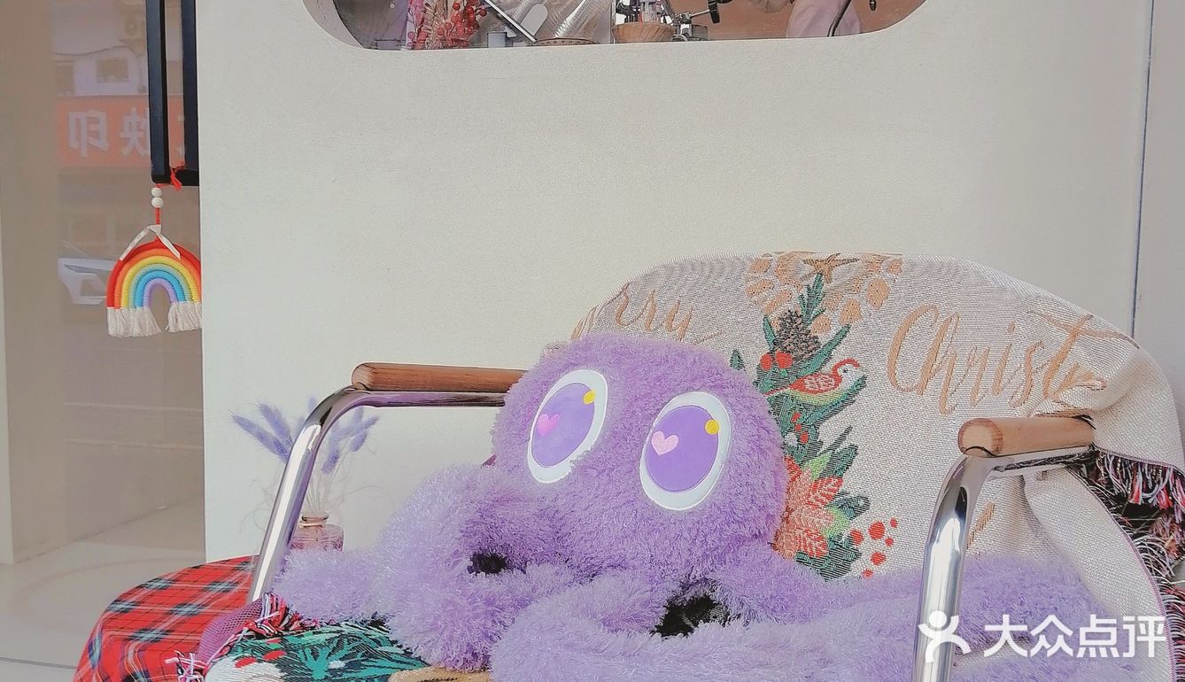 阳光温暖，咖啡香浓~live in this moment