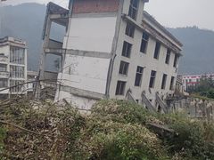 -四川汶川特大地震漩口中学遗址