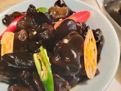 酸酸的黑木耳-弄堂里(西溪龙湖天街店)