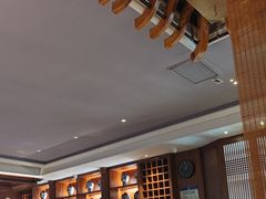 -八府香鸭·啫啫煲(华山路店)