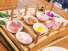 -双桥园·云南过桥米线(古城南门店)