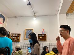 等位区-WONDER ICE 萬得冰田(建設路总店)
