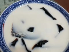 烧仙草-赵记传承特色牛奶甜品(泉城广场店)
