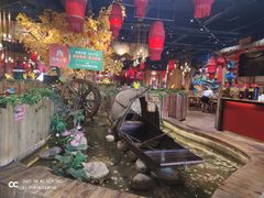 -老滇山寨•云南特色菜•地方菜•民族风情歌舞表演(金碧店)