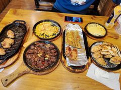 -老东镇啤酒屋海鲜加工·蒸汽海鲜·海鲜烧烤(台东店)