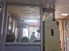 门面-小许三鲜砂锅馄饨店(家多乐烟酒店)