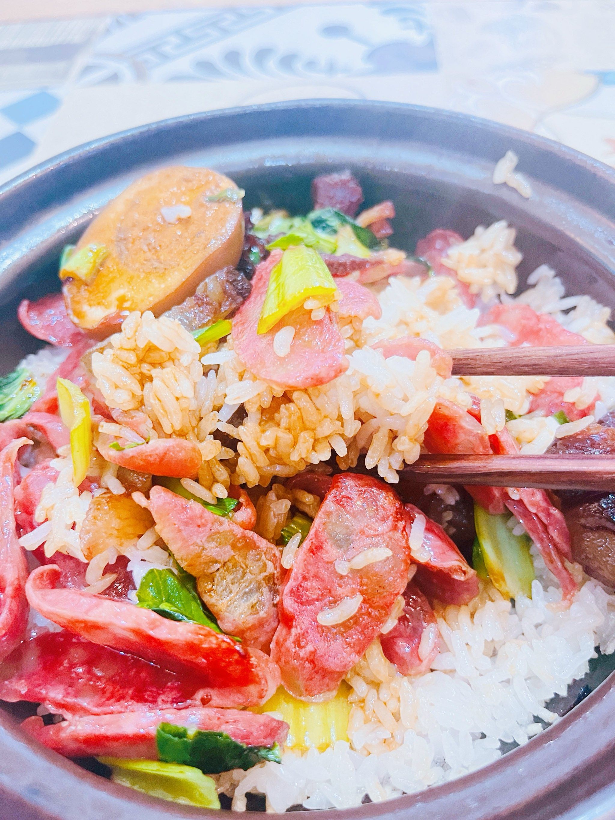 腊肠超多的煲仔饭