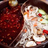 [胜利]冬天，没有什么困难[胜利]，是串串香解决不了的！[胜利]