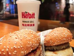 -The Habit Burger Grill 哈比特汉堡(复兴soho店)
