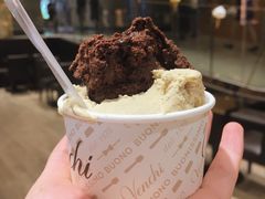 黑巧克力冰激凌-VENCHI 闻绮(北京国贸商城店)