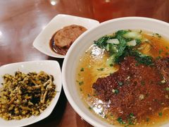 红烧大排面-东泰祥生煎馆(长宁路店)