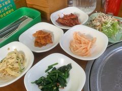 -亲昵春川鸡排(韩国美食街店)