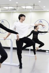 -深舞形体民族舞蹈工作室