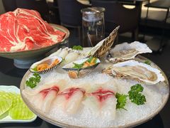-鲜入唯煮·港式海鲜牛肉火锅(金宝街店)