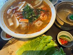 -大头虾越式风味餐厅(光明广场店)