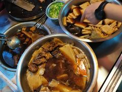 -松树干拌面店