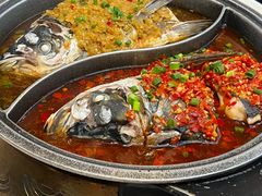-阿瓦山寨·湘菜现炒·剁椒鱼头王(咸阳总店)