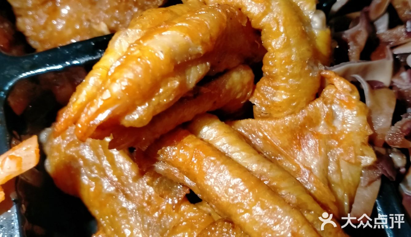 冬日小火锅的仪式感，一口螺蛳粉味顶上头