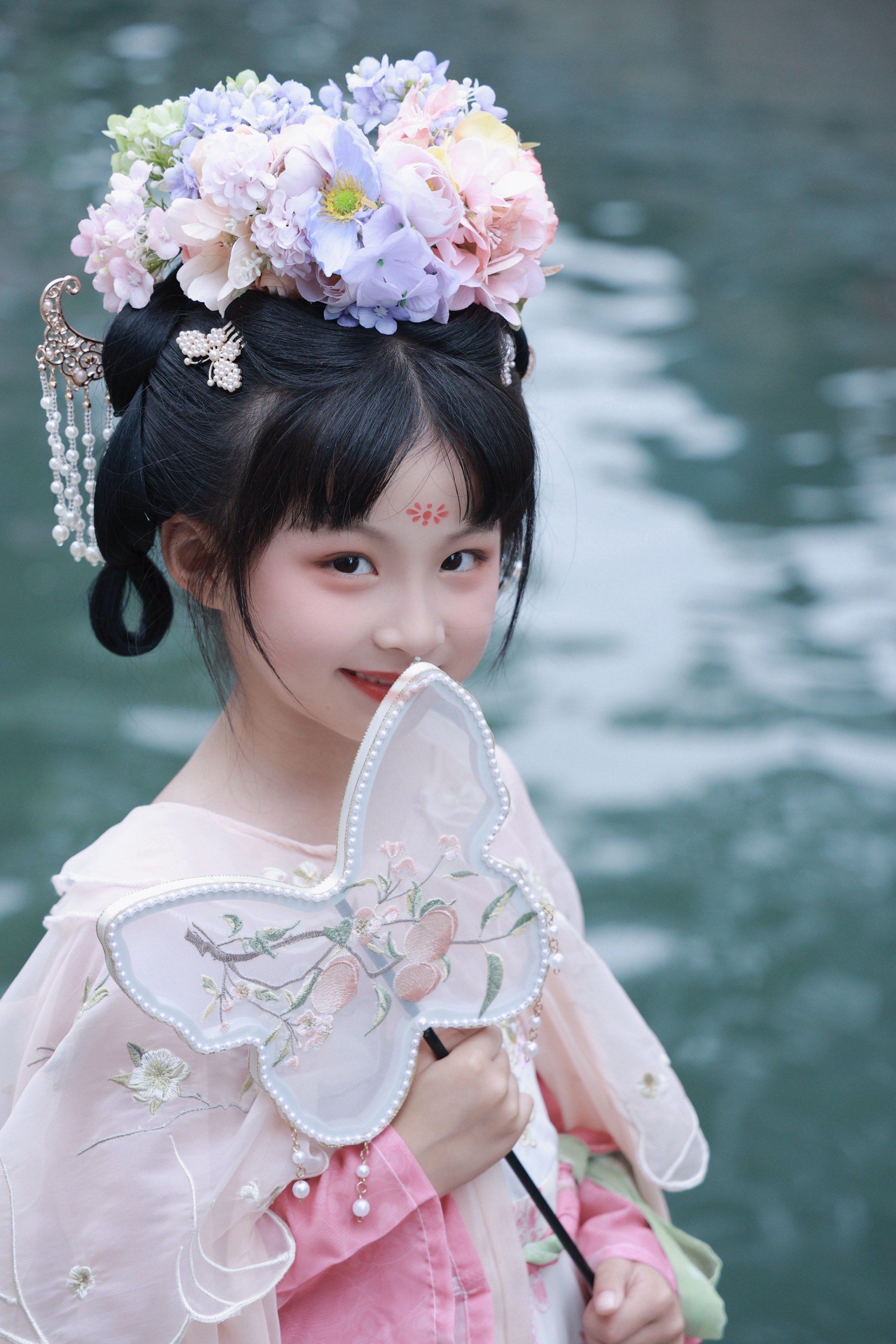 来苏州簪花吧,还你个古代小公主