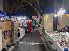 -吴山路夜市