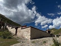 -比如骷髅墙景区