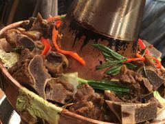牛蝎子火锅-阿里家·新疆烤肉酒場 by MIG
