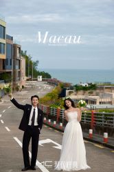 -现代经典婚纱摄影