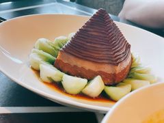 金牌扣肉配玉米饼-杭州西子湖四季酒店·金沙厅