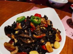 红枣木耳炒颈肉-园林美食城·本土农家菜(杨和镇店)