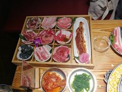 -青瓦炭韩潮烤肉(花园道店)