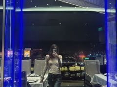 -云顶旋转自助景观餐厅