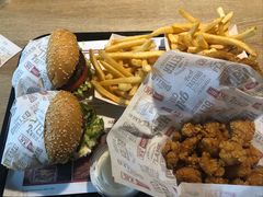 -The Habit Burger Grill 哈比特汉堡(复兴soho店)