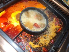 -老牌坊云南鱼豆花火锅(哈西万达店)