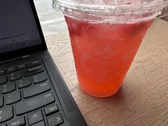 -星巴克臻选(上海虹桥新天地三店)