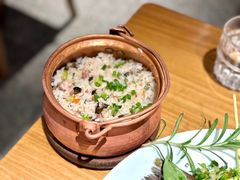铜锅牛肝菌焖饭-一坐一忘云南菜(北京skp店)
