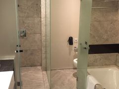 -九龙东皇冠假日酒店室外泳池