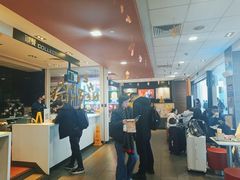 -麦当劳(汉口火车站候车室店)