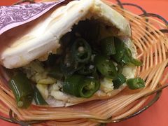 鸡蛋辣子夹馍-八亩沟擀面皮(西安首店)