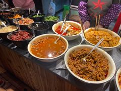 -爆炸头阿姨小四川正宗川味小吃(无任何分店)