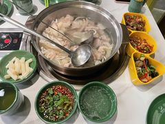 -润园四季椰子鸡火锅(卓越INTOWN店)